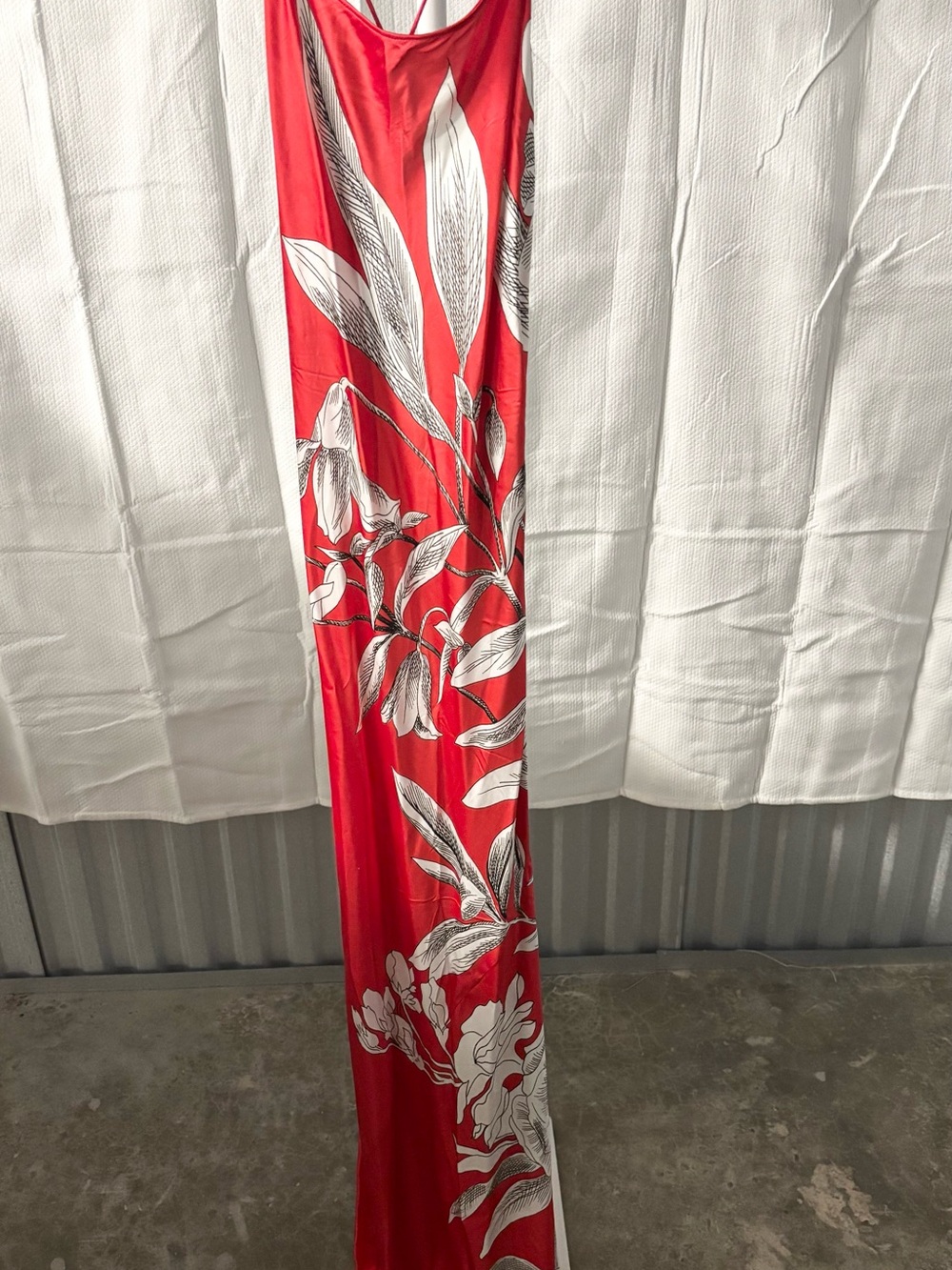 Alice + Olivia Paloma Slip Maxi Dress | Red Floral Print | Size 6 | Worn Once - Picture 4 of 8